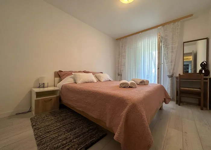 アパート Petrovski ポレッチ