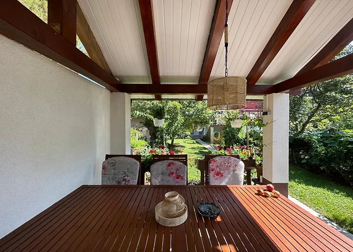 アパート Petrovski ポレッチ