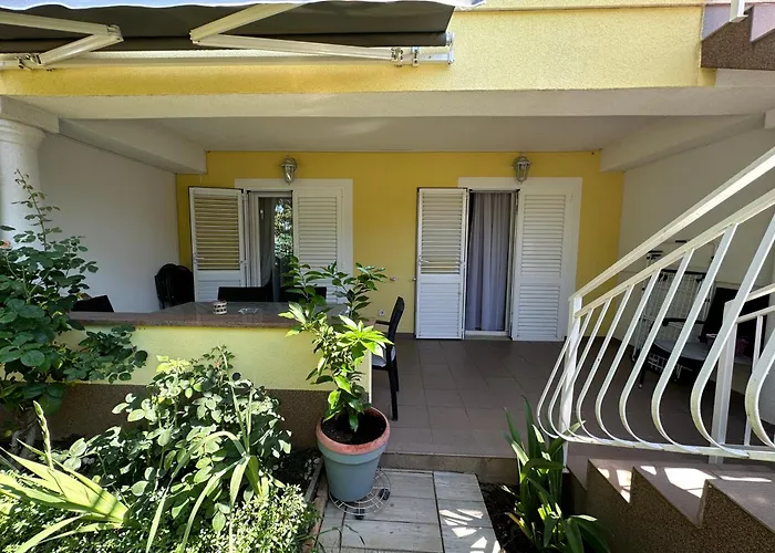 Petrovski アパート ポレッチ