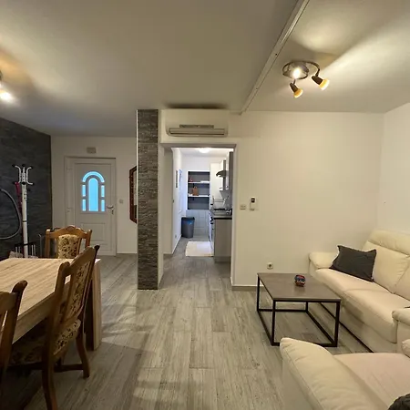 Petrovski Apartman *